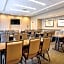 Hampton Inn & Suites Boston/Waltham
