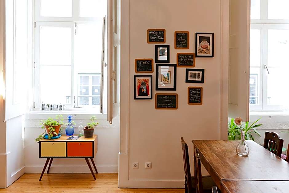 Living Lounge Hostel