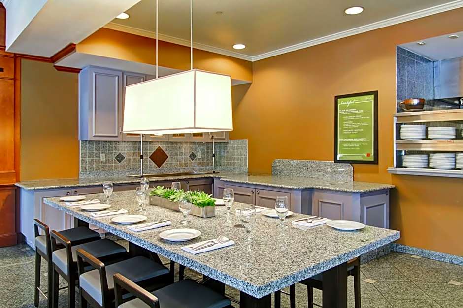 Hilton Garden Inn Ottawa Airport