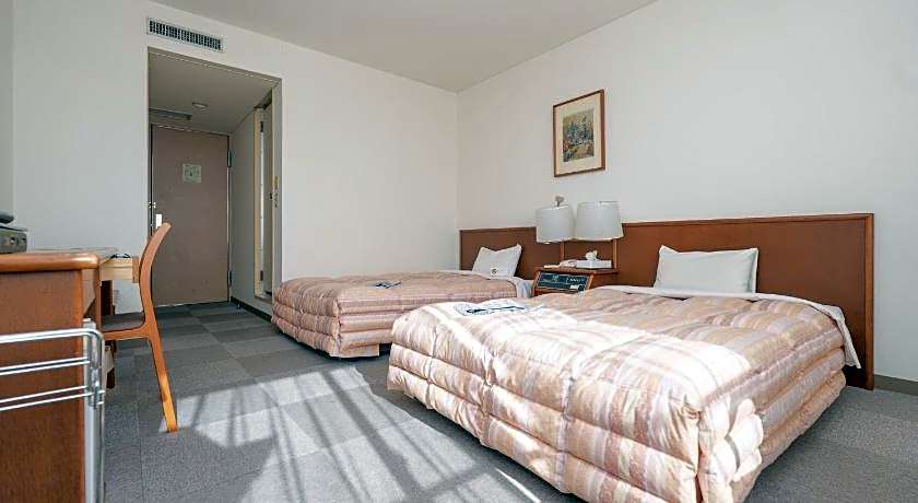 Tendo Central Hotel