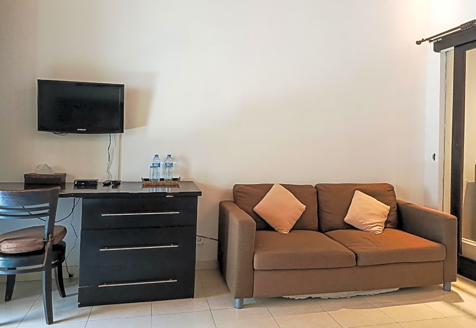 Tanjung Lima Hotel Legian