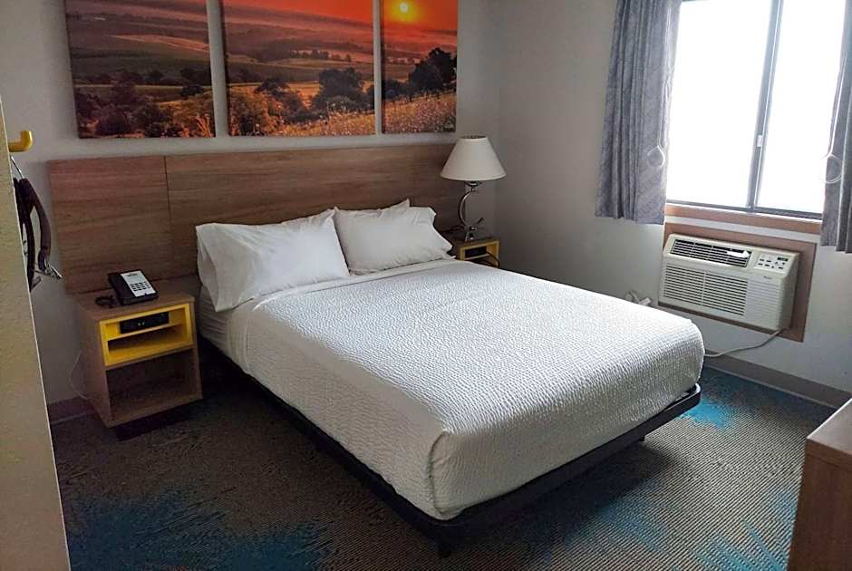 Days Inn by Wyndham Willmar