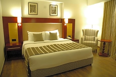 Premium Room with King bed and 2 Pints of Beer and 20% Discount on FNB