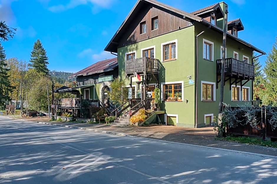 Zajazd Karłów Restauracja & Pokoje Gościnne