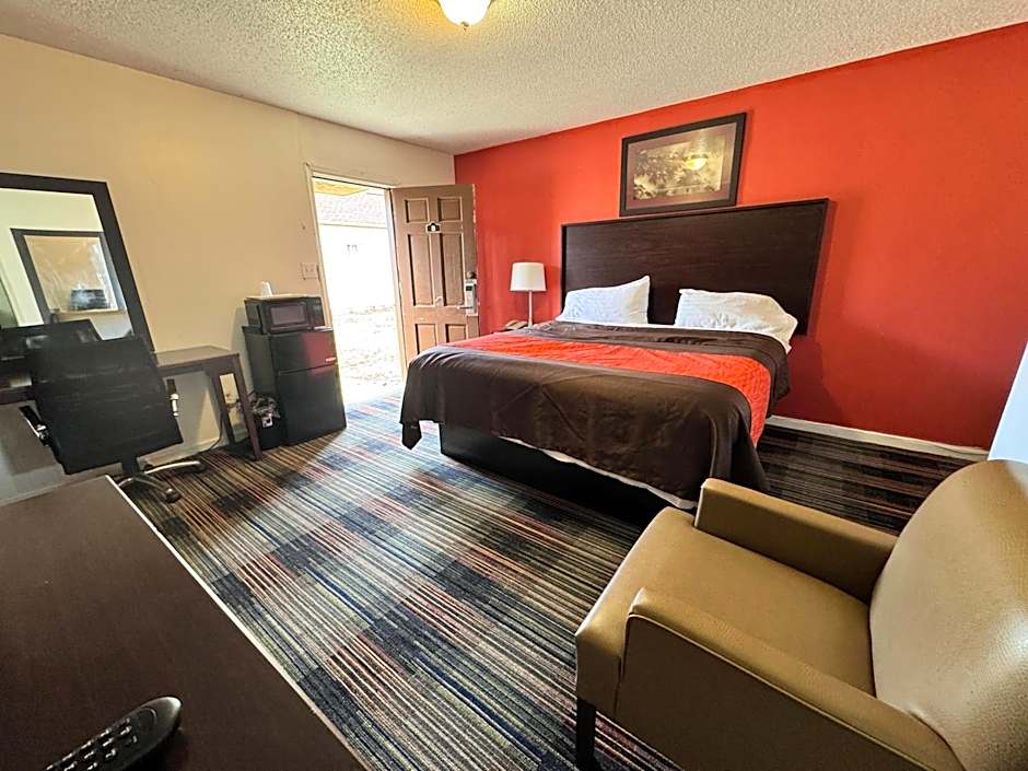 OYO Palm Leaf Motel