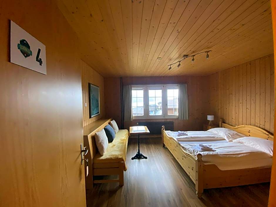 Zdjęcie 1 z 8 — Double Room with Private External Bathroom (Schönegg)