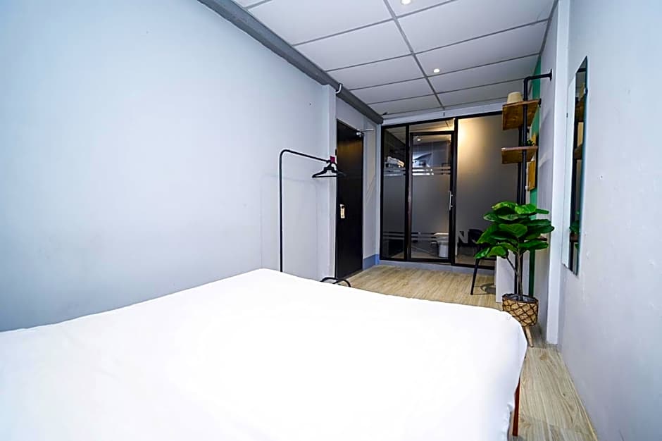 Swing & Pillows @ Beach Street