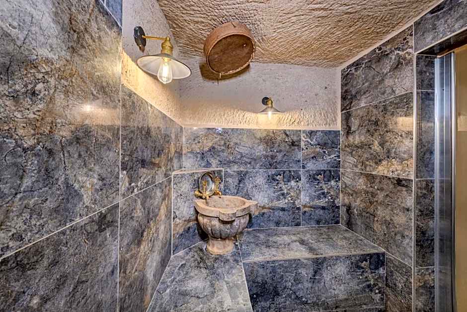 Cappa Via Cave Hotel