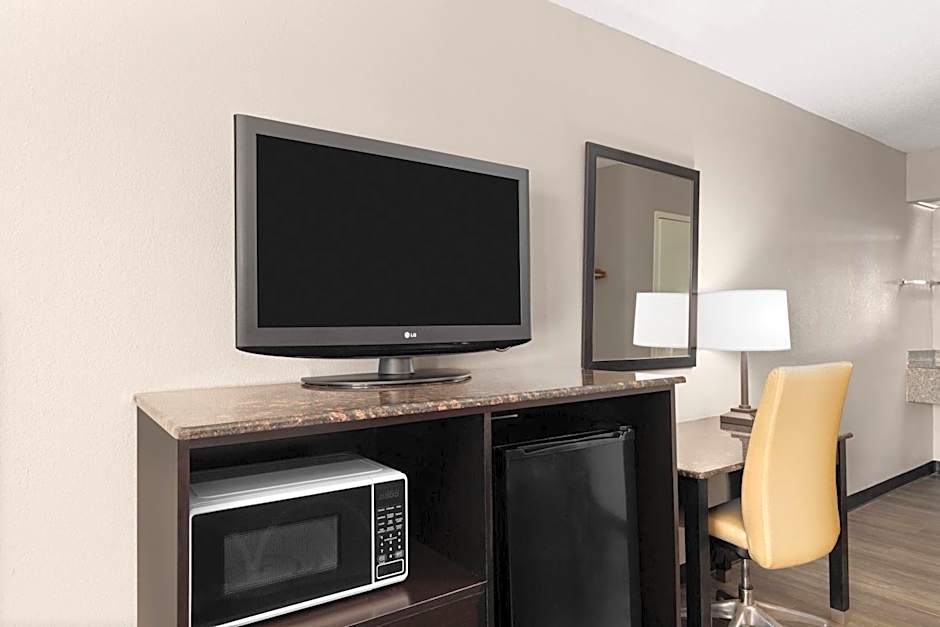 Super 8 by Wyndham Bulls Gap Greeneville Area