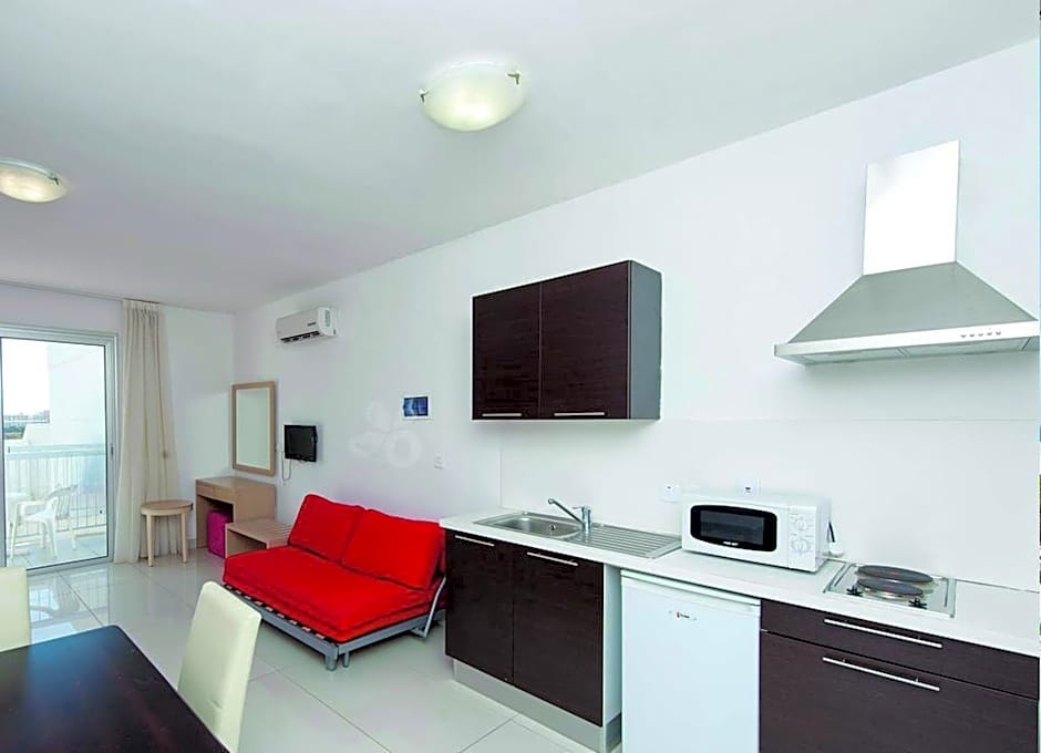 Marlita Beach Hotel Apartments