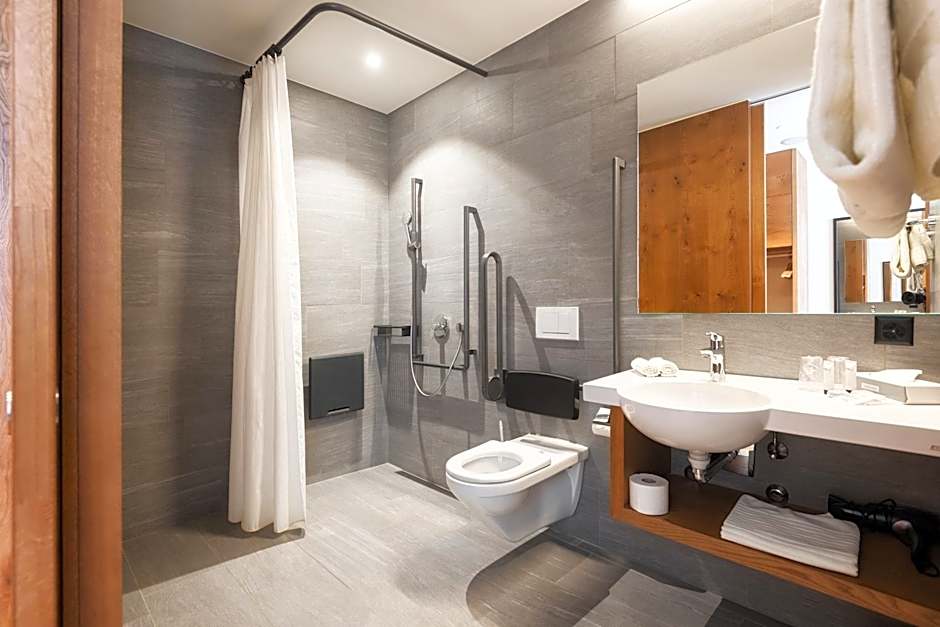 Hotel one66 (free parking garage)