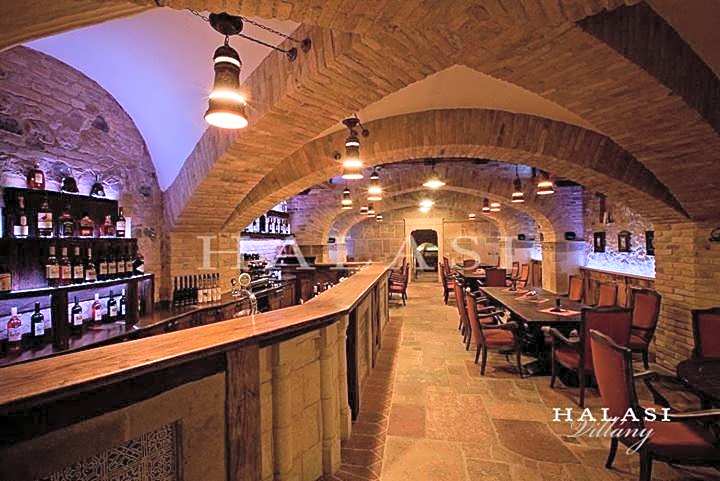 Halasi Pince Panzió