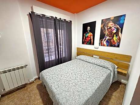 DOUBLE ROOM WITH PRIVATE BATHROOM