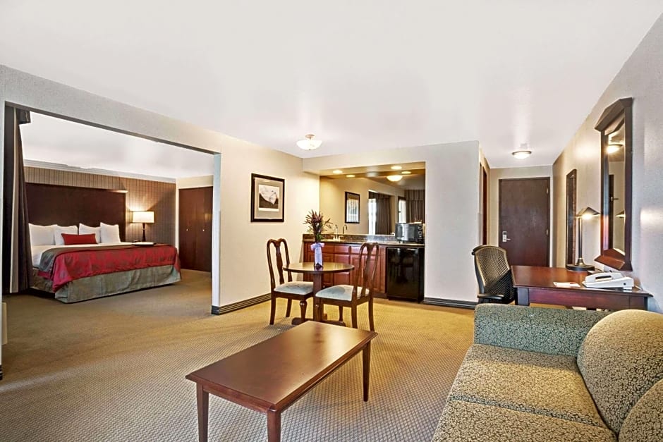 Ramada by Wyndham Tukwila Southcenter