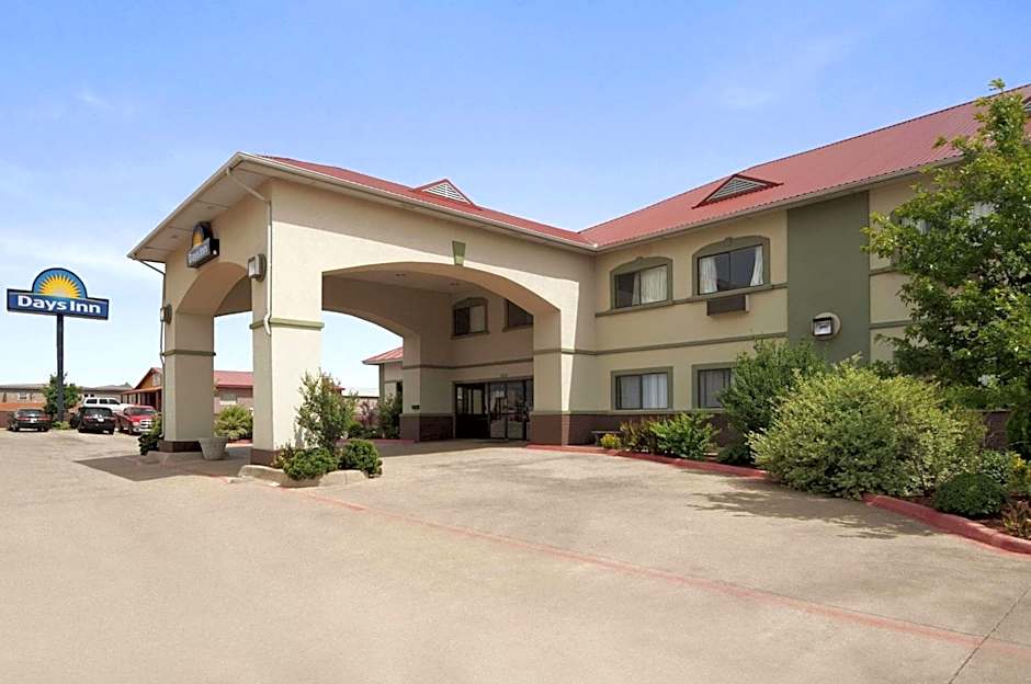 Days Inn by Wyndham Childress