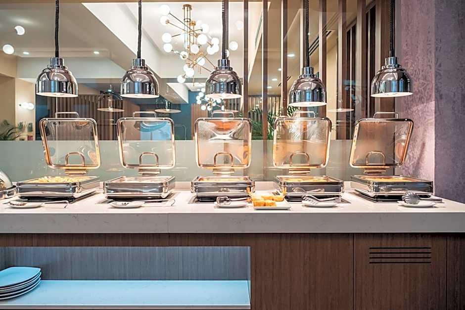 Oxford Hotel & Conference Center