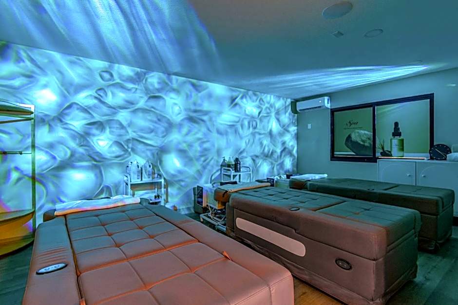 Serene Vegas Boutique Hotel