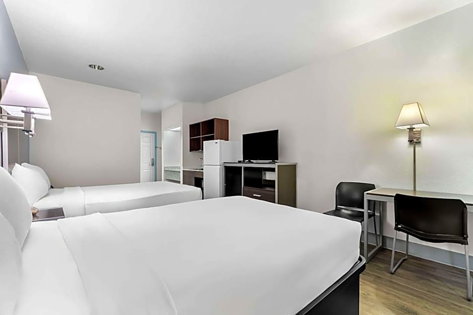 Suburban Studios Chattanooga Northeast - Ooltewah