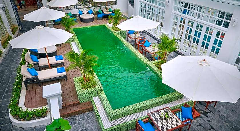 Manoir Des Arts Hotel