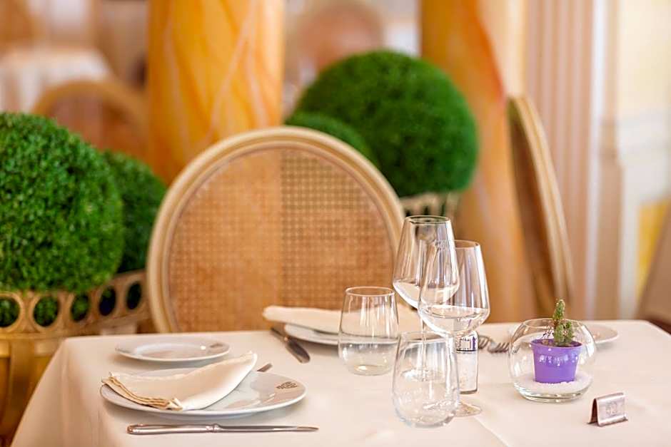 Hellenia Yachting Hotel & SPA