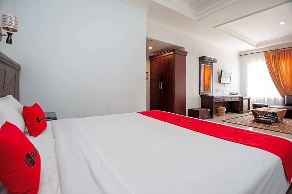 RedDoorz Syariah near RS Yos Sudarso Padang