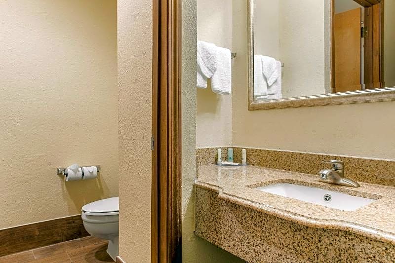 Quality Inn & Suites Miamisburg - Dayton South