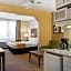 Comfort Suites Maingate East