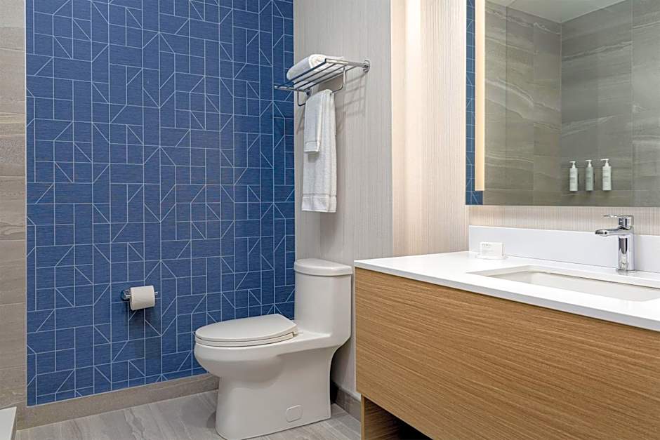 Spark by Hilton Montreal Brossard