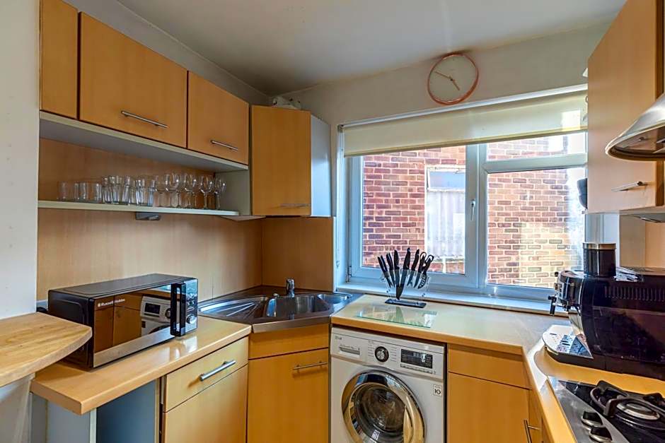 Park View - Modern - Parking