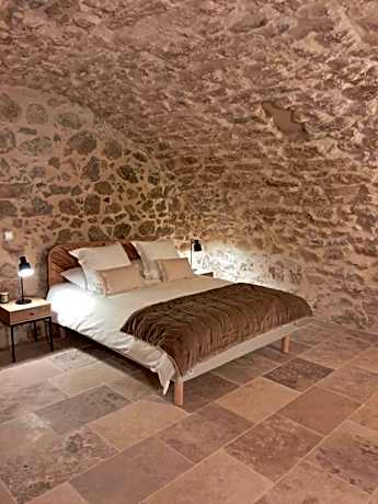 Deluxe One-Bedroom Apartment
