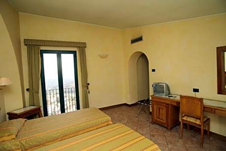 Twin Room with Sea View