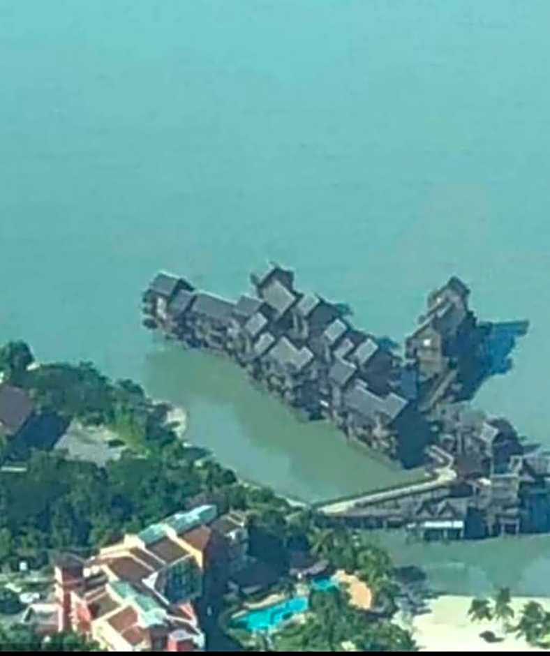 Villa Dalam laut 530