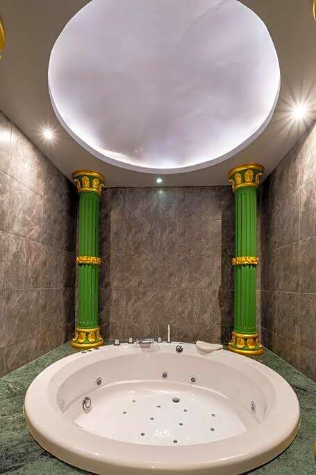 The Castle Pratumnak Hill Pattaya 6 Bedroom