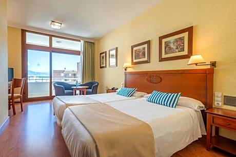 Superior Room With Side Sea View