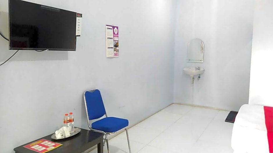 RedDoorz Syariah near Stasiun Pekalongan 3