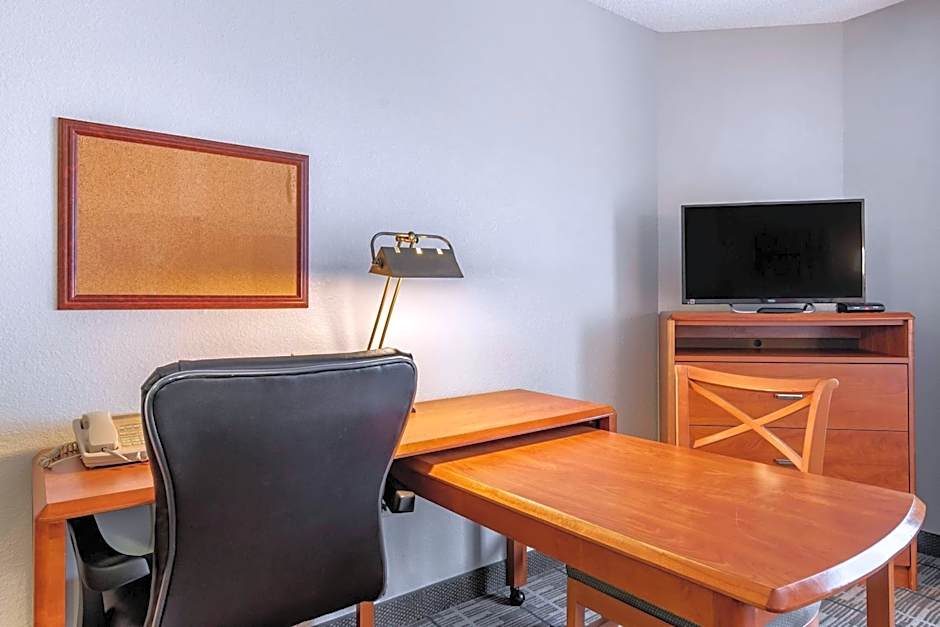 MainStay Suites Emporia