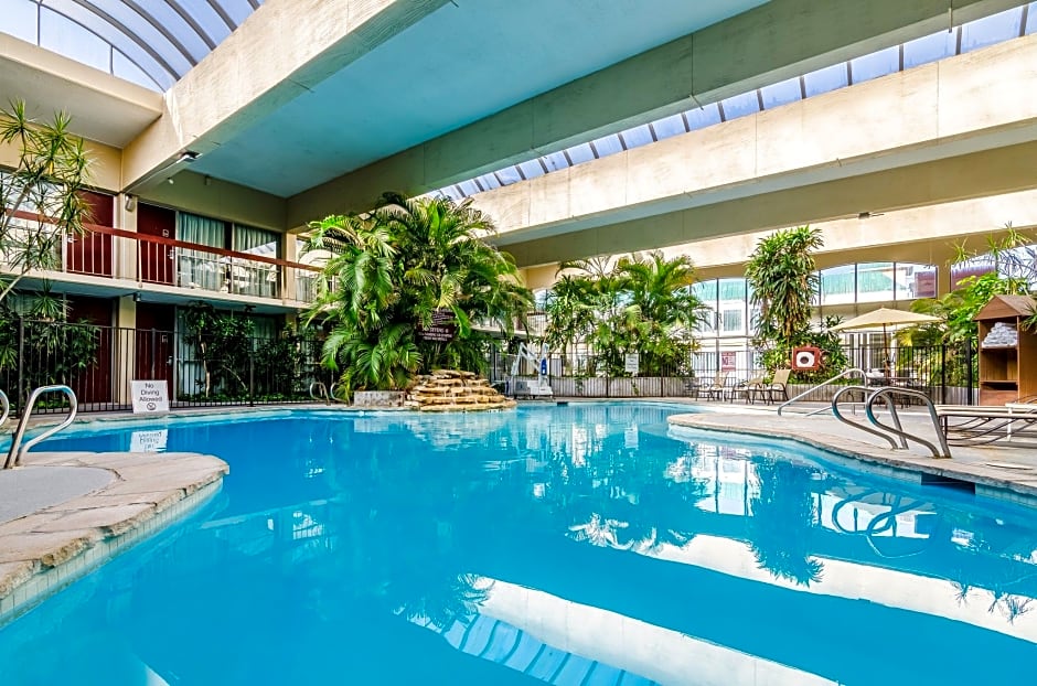 Red Roof Inn PLUS+ Wichita East