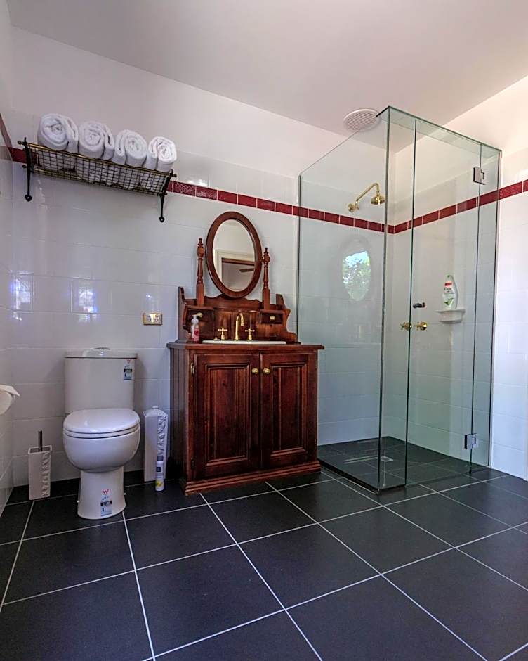 The Oaks Lilydale Accommodation