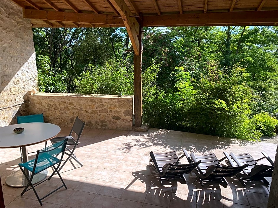 CHEZ SOPHIE -Chambres d¿hôtes, Gîte et Gîte équestre