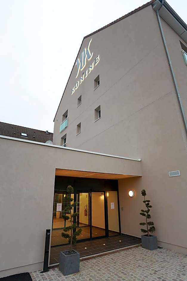 Le Konine - Hotel & Bar & Restaurant