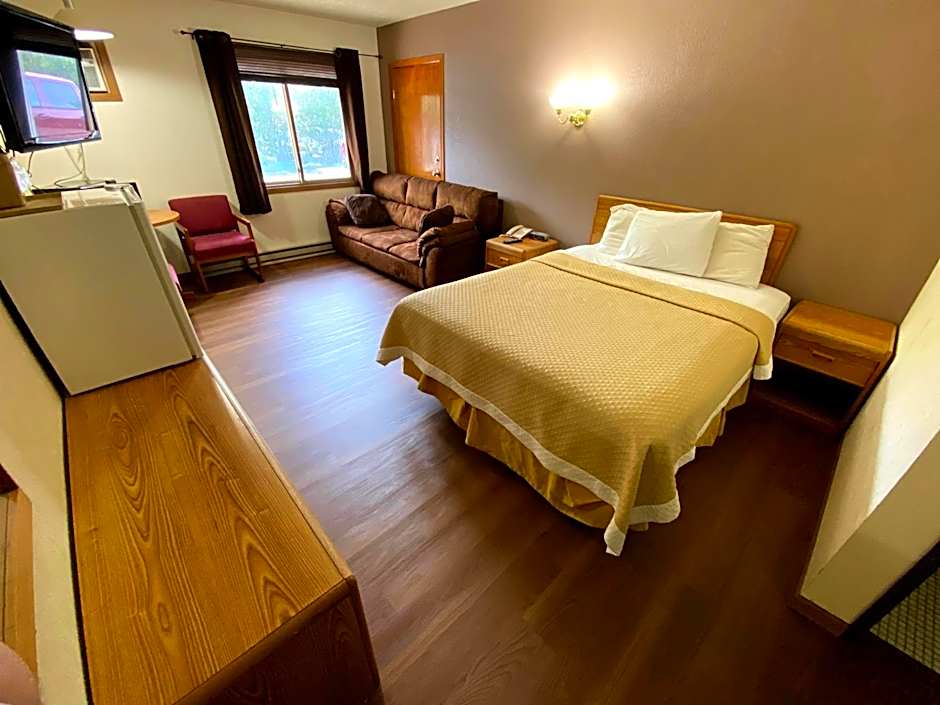 Woodland Inn & Suites