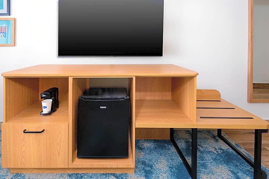 Hampton Inn By Hilton And Suites Austin-Airport