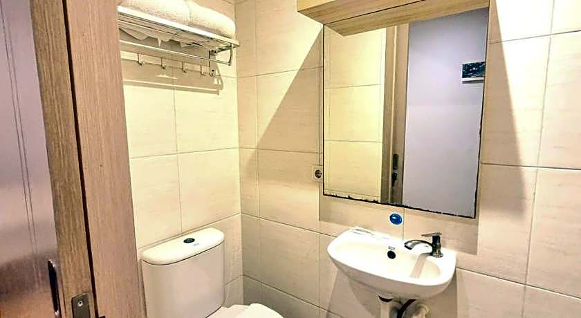 Central Front One Inn Jakarta Airport