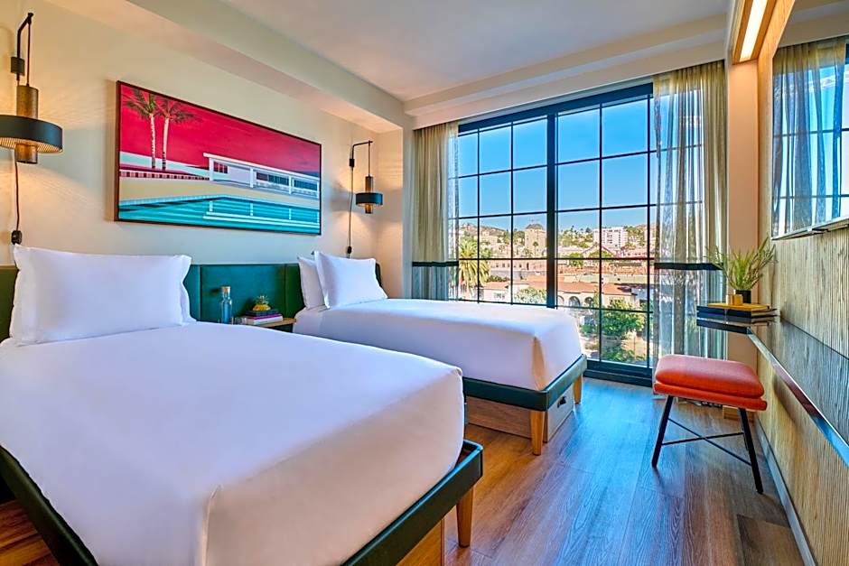 Hollywood Volume, a Tribute Portfolio Hotel