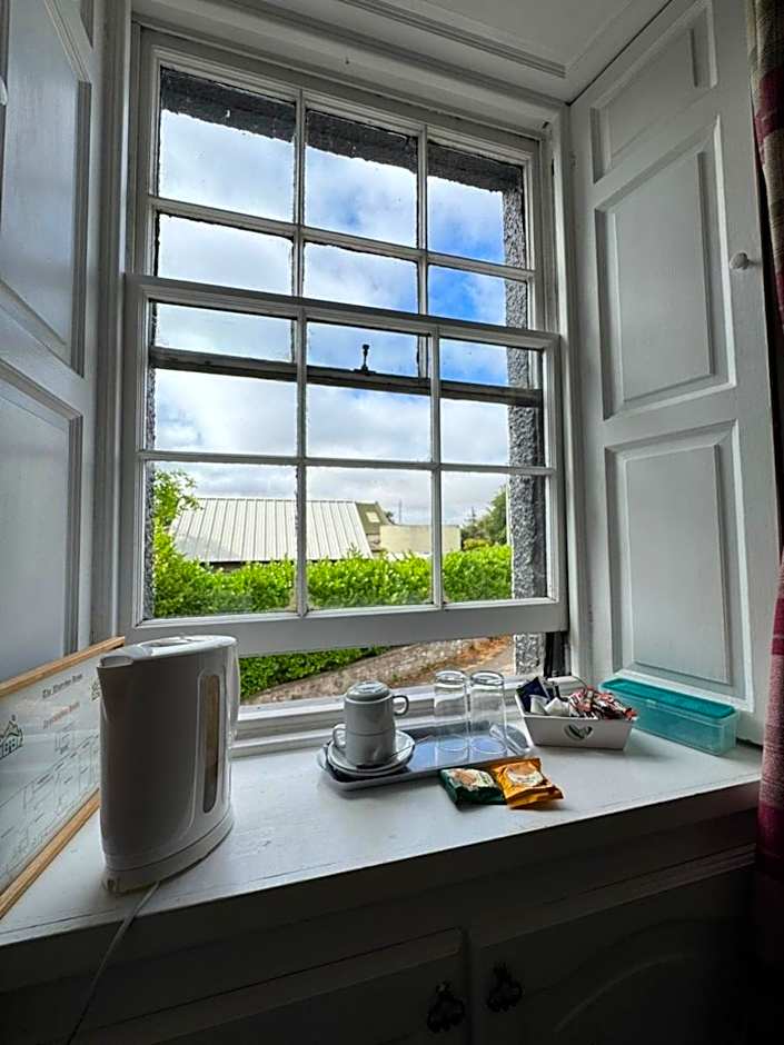 THE Waterloo Arms Hotel