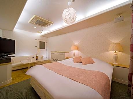 Deluxe Queen Room - Non-Smoking