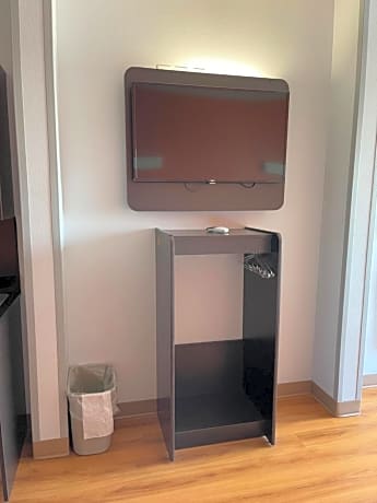 Queen Room with Two Queen Beds - Disability Access - Roll In Shower