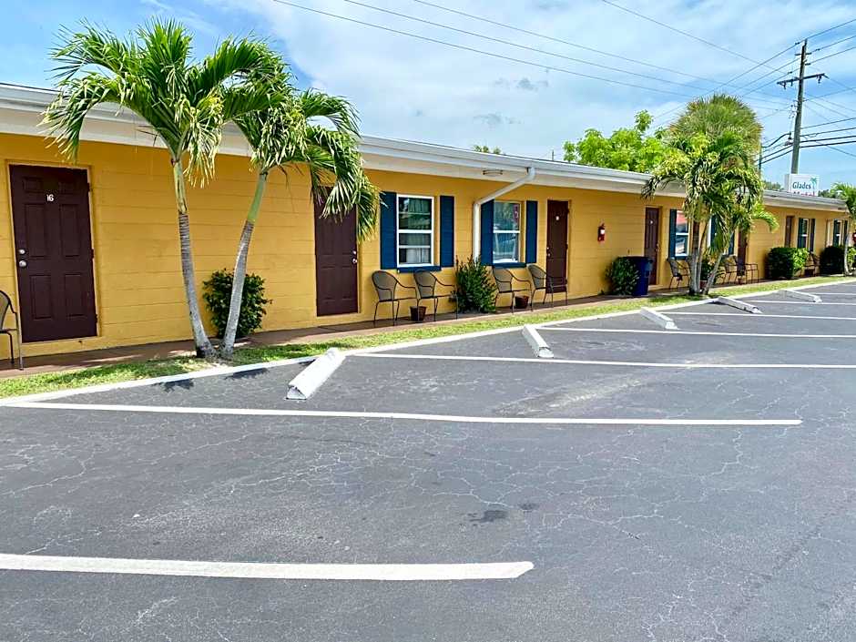 Glades Motel - Naples