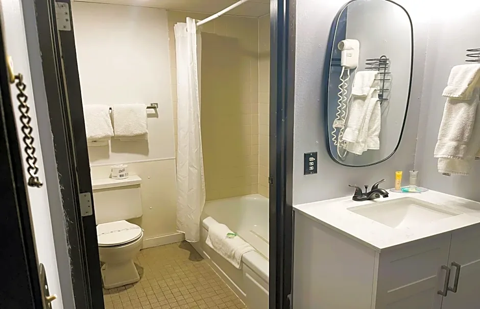 OYO Hotel Pipestone MN, Canterbury Park