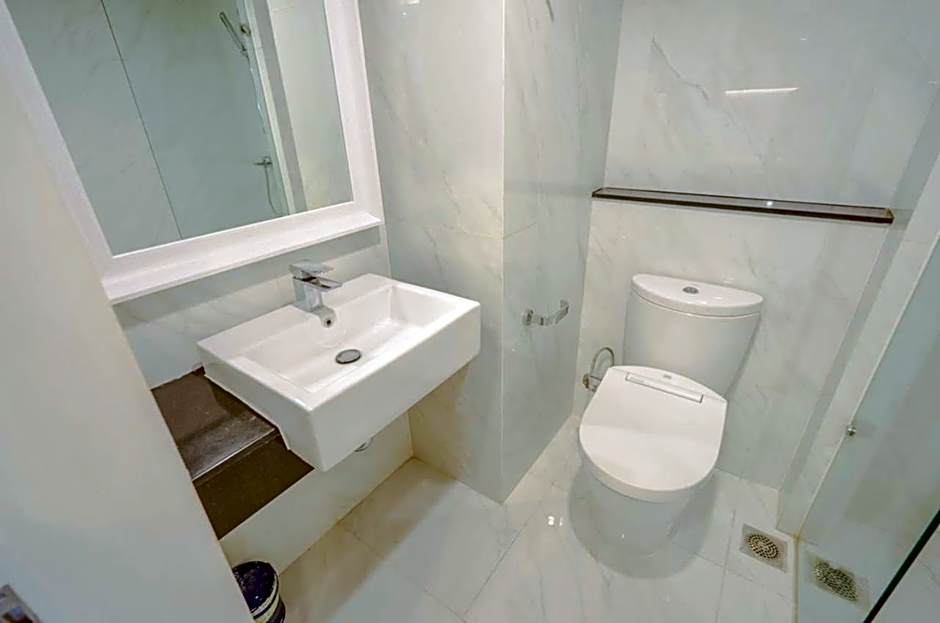 EMKA Lodge studio room the vertu apartemen ciputra world surabaya